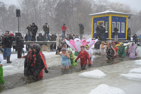 26. Winterbaden in Berlin, Foto von Bernd Kühler